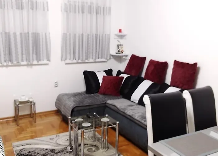 Διαμέρισμα Bb4 *